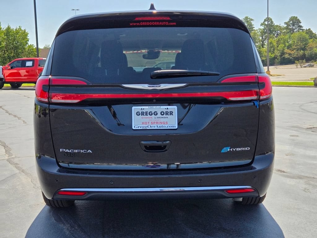 Used 2024 Chrysler Pacifica Hybrid Select