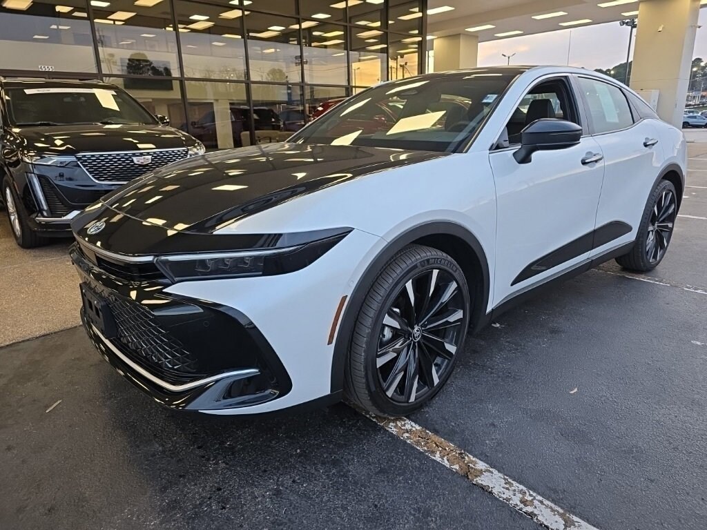 Used 2025 Toyota Crown Platinum