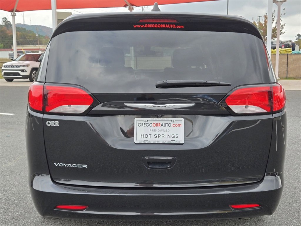 2022 Chrysler Voyager LX photo 4