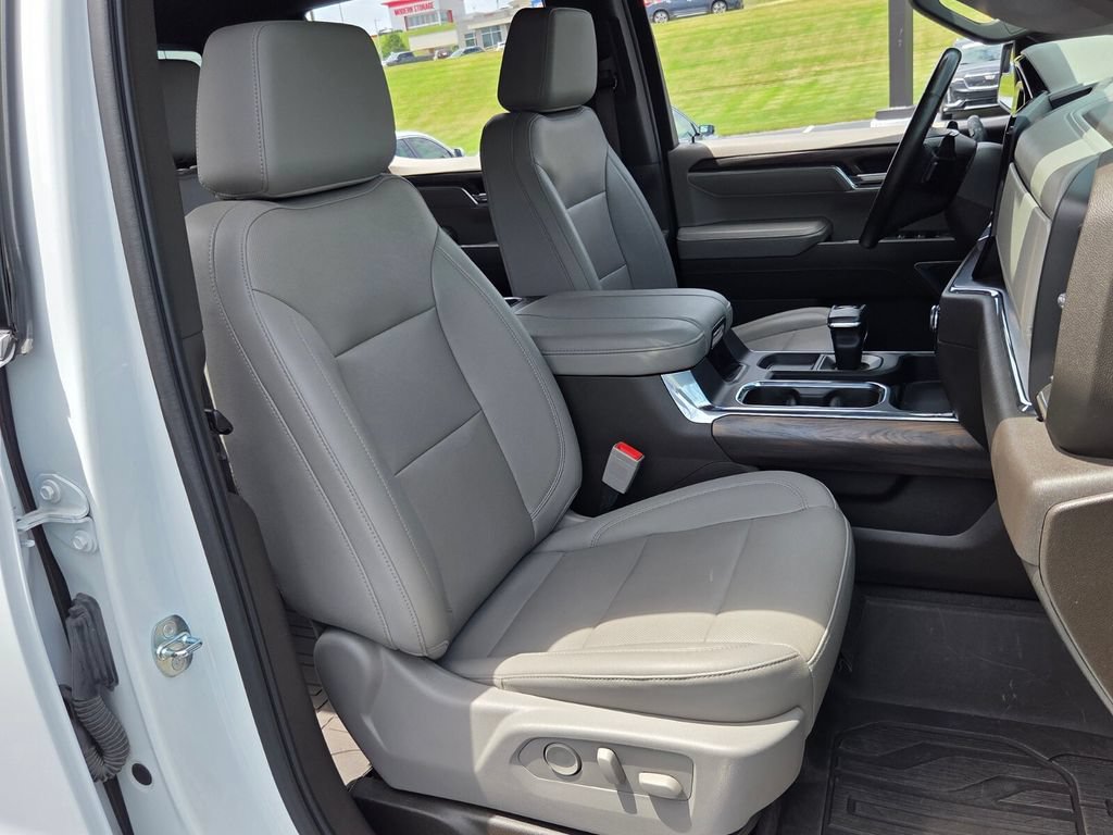 2023 GMC Sierra 1500 SLT - Photo 16
