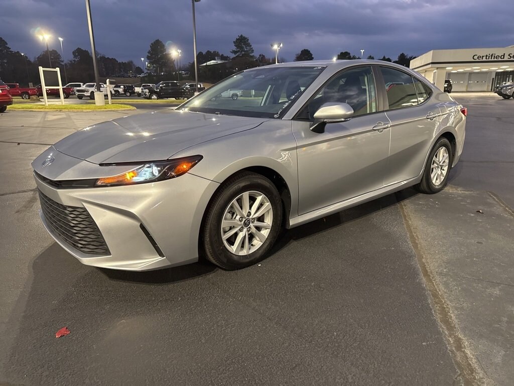 Used 2025 Toyota Camry LE