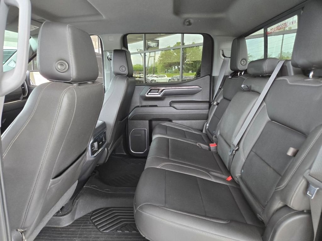 2023 Chevrolet Silverado 1500 LTZ - Photo 12
