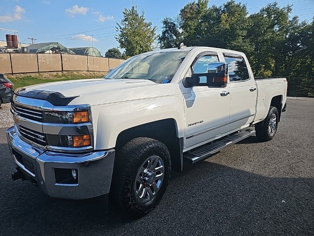 2016 Chevrolet Silverado 3500HD LTZ photo 2