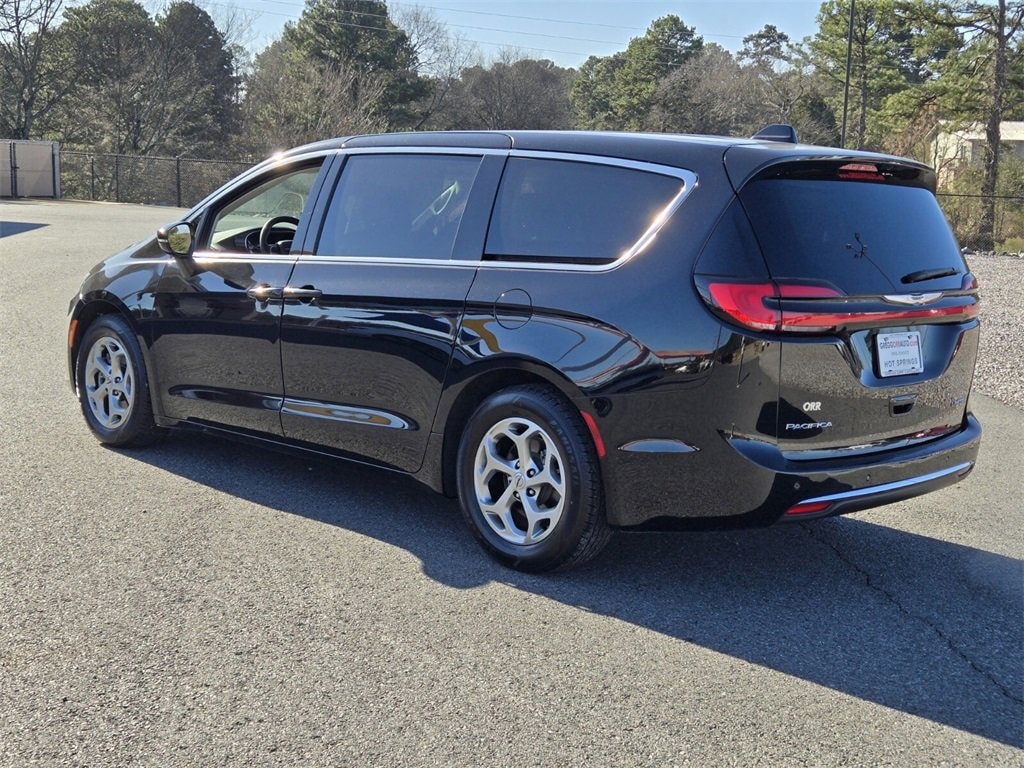 Used 2024 Chrysler Pacifica Limited