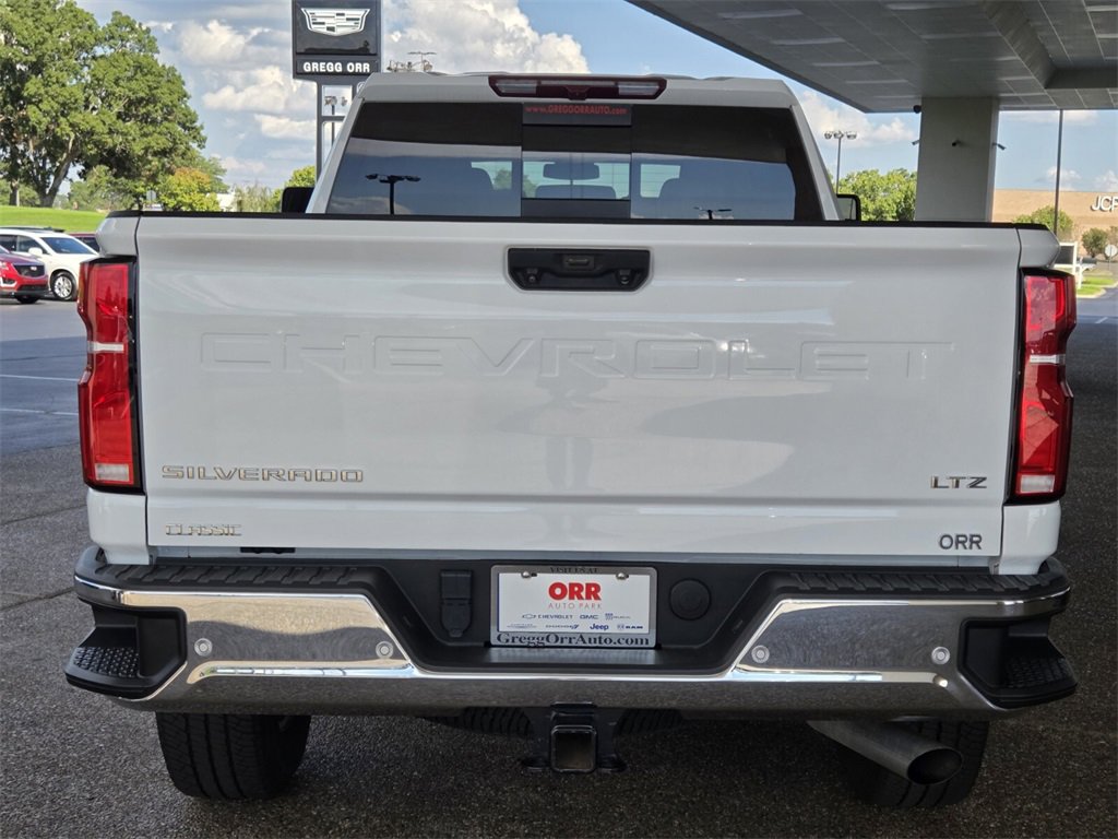 2024 Chevrolet Silverado 2500HD LTZ photo 4