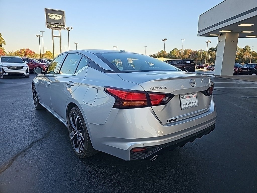 2023 Nissan Altima 2.5 SR photo 3