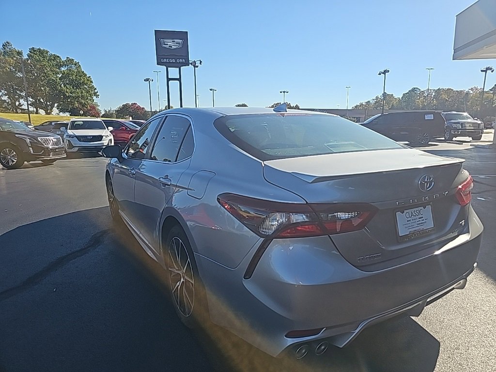 2024 Toyota Camry Hybrid SE photo 3