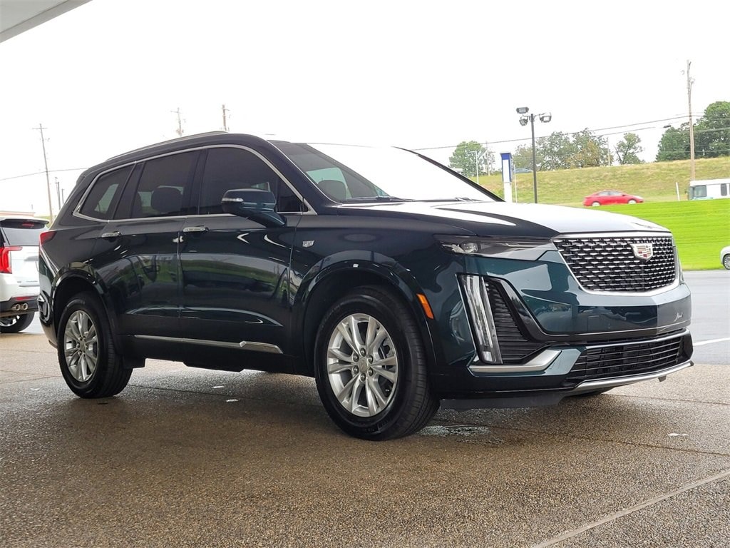 New 2025 CADILLAC XT6 Luxury SUV