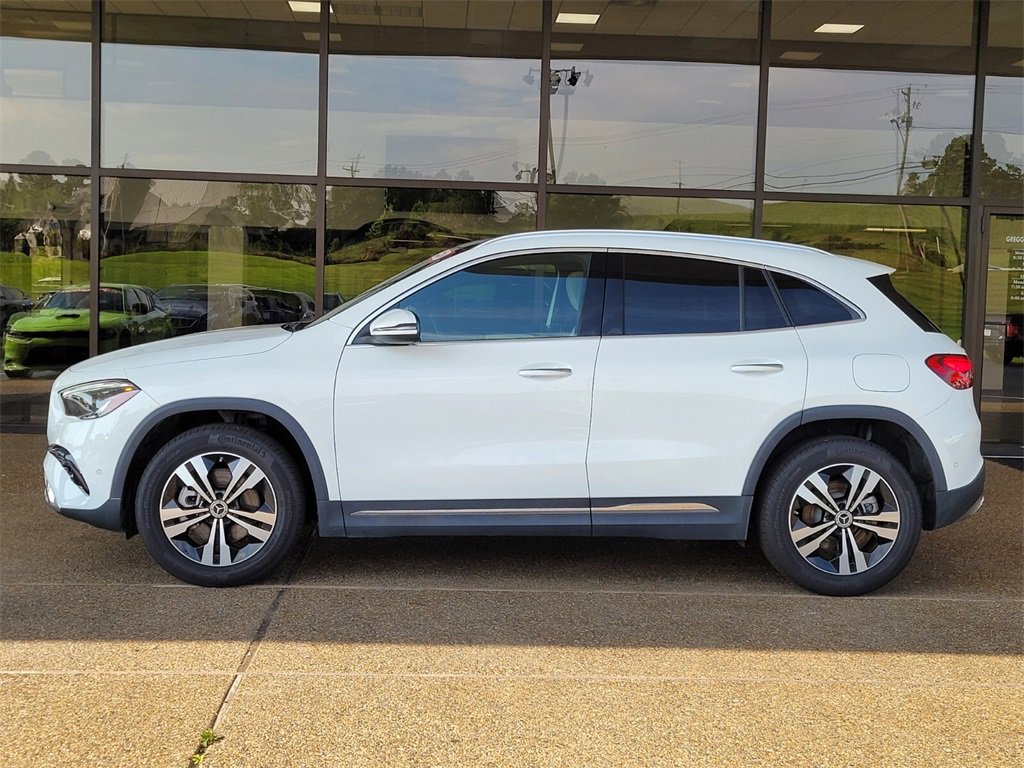 2024 Mercedes Benz GLA 250 photo 2