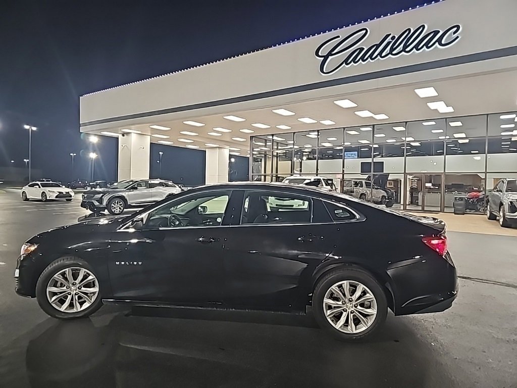 2024 Chevrolet Malibu 1LT photo 2