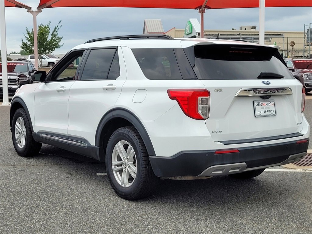 2023 Ford Explorer XLT photo 3