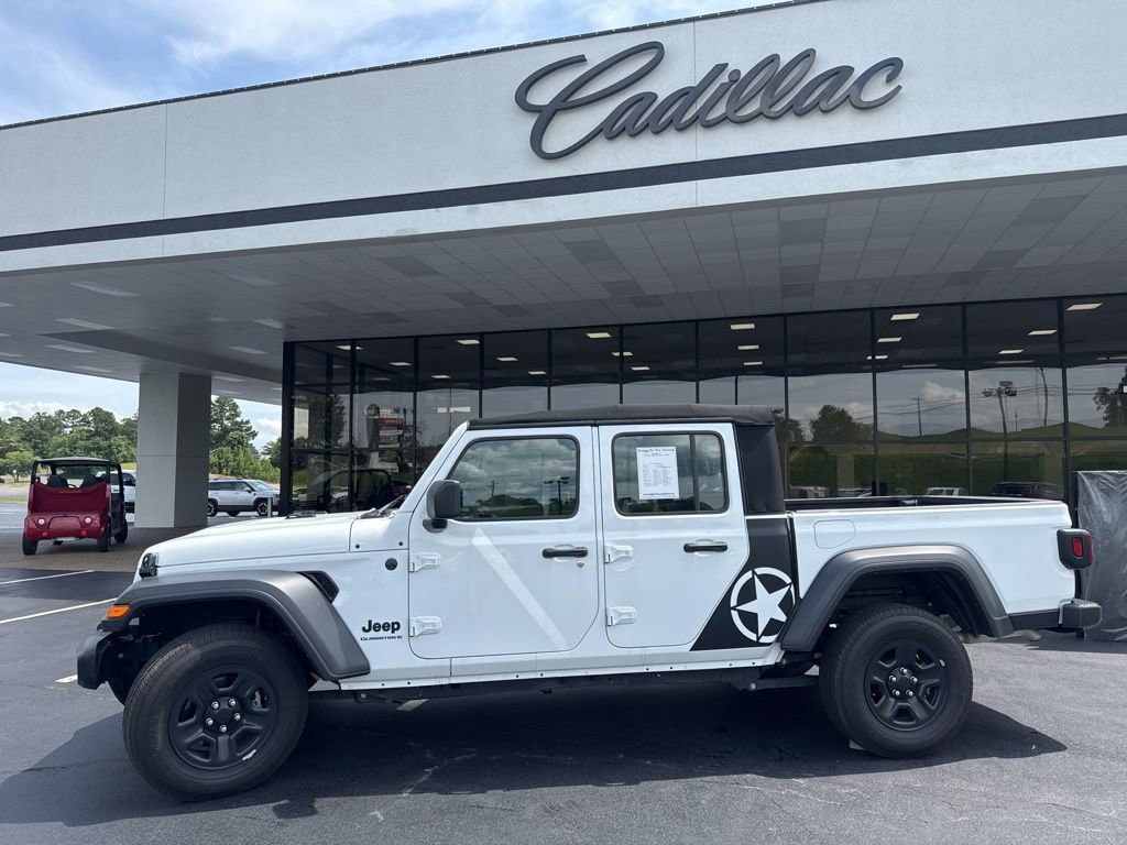 2024 Jeep Gladiator Sport's photo