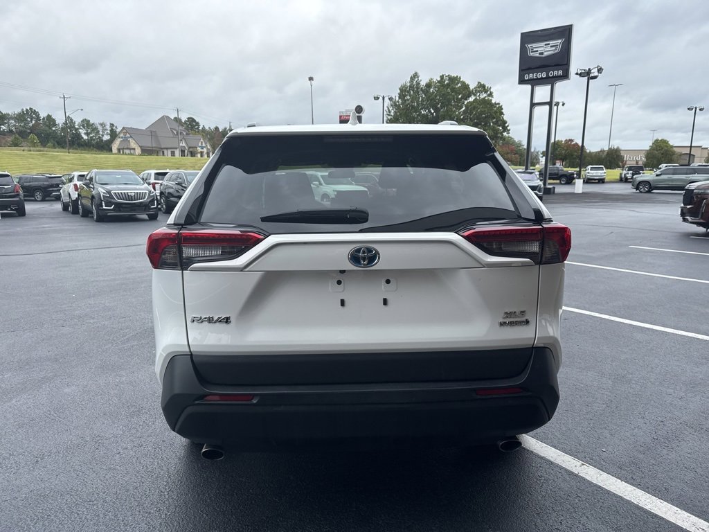 2024 Toyota RAV4 Hybrid XLE photo 3