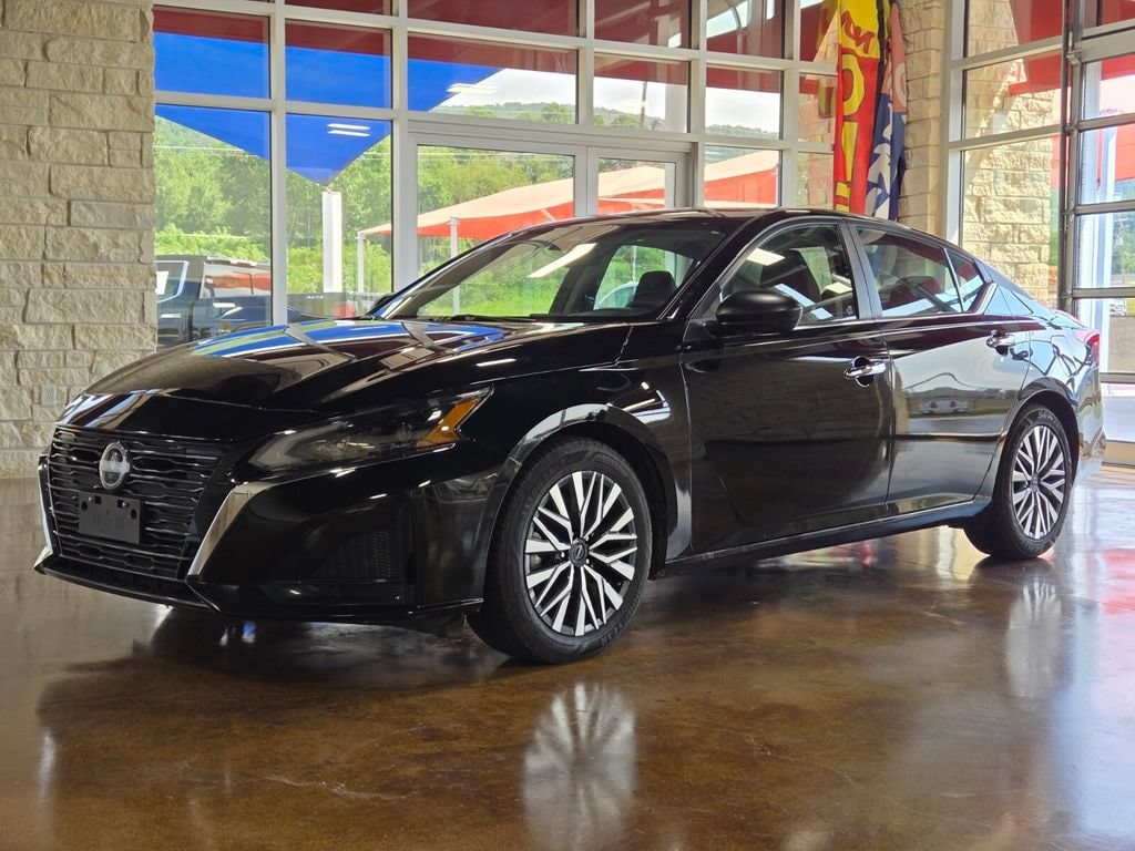 Used 2025 Nissan Altima SV