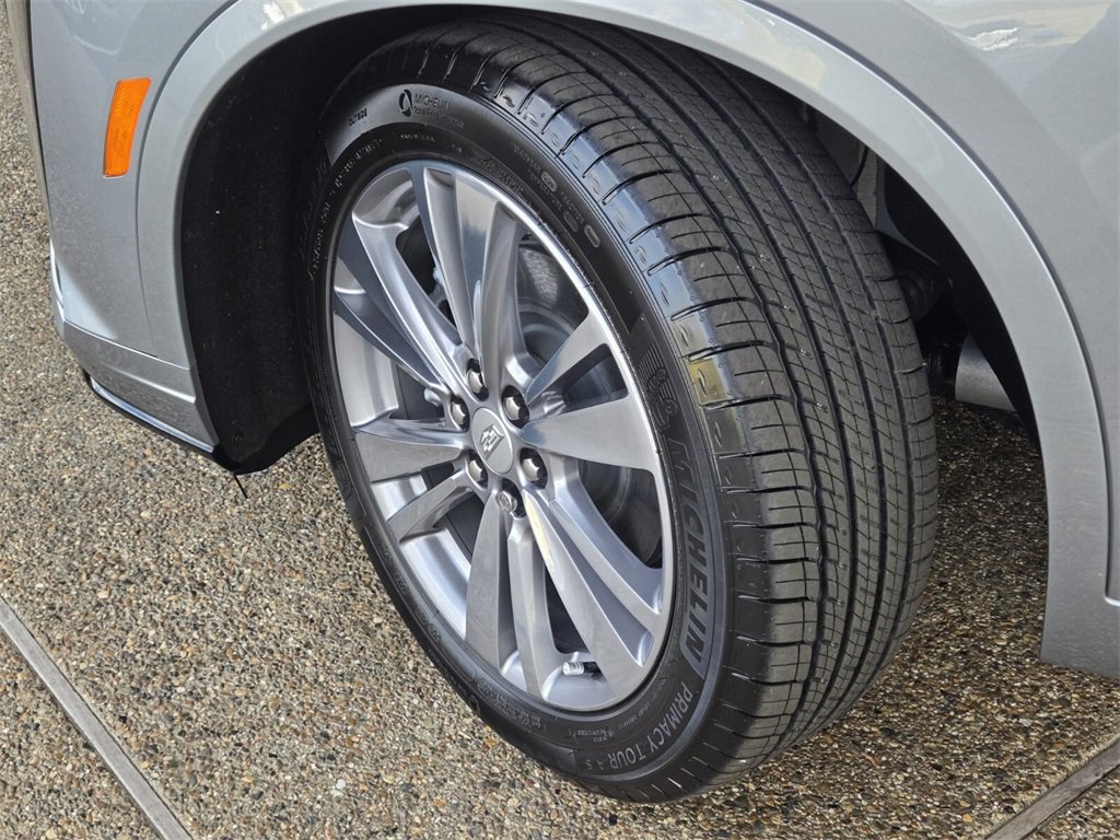 2025 Cadillac XT6 Premium Luxury photo 2