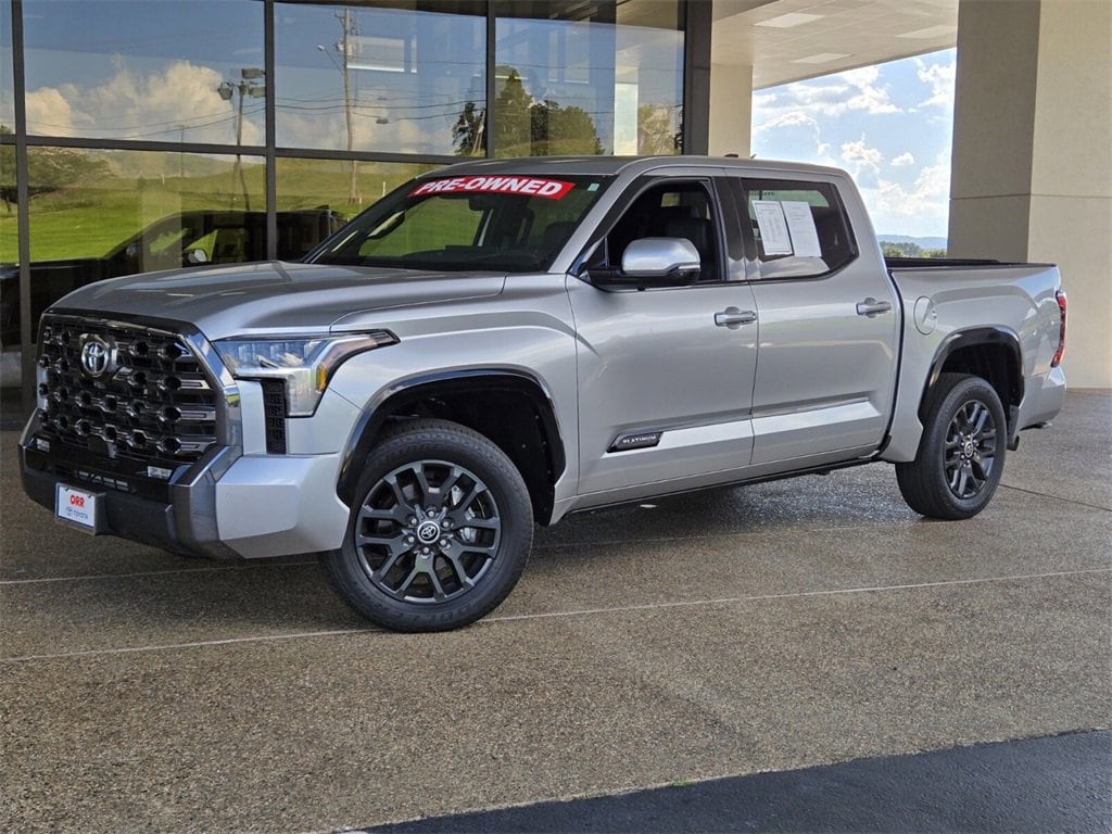 2022 Toyota Tundra Platinum's photo