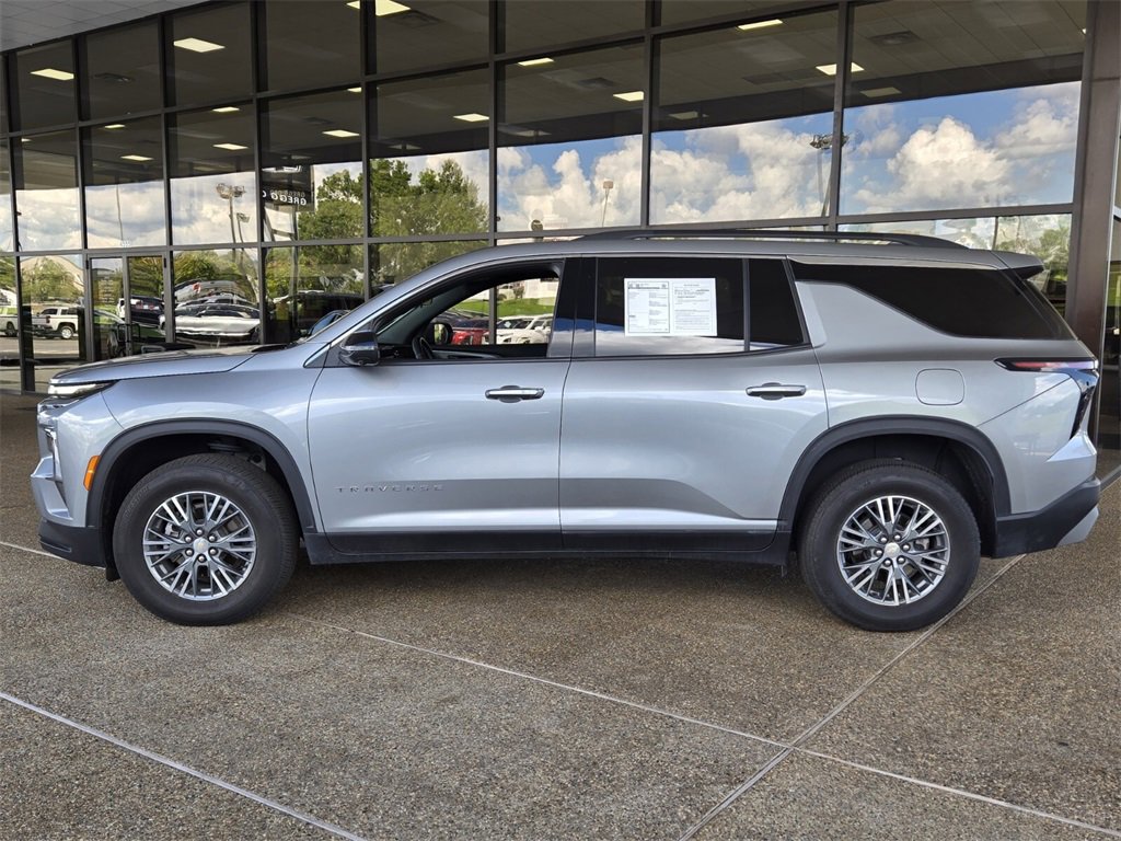 2024 Chevrolet Traverse photo 3