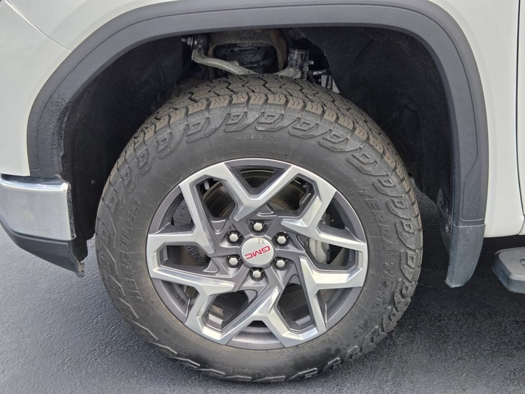 2023 GMC Sierra 1500 SLT - Photo 17