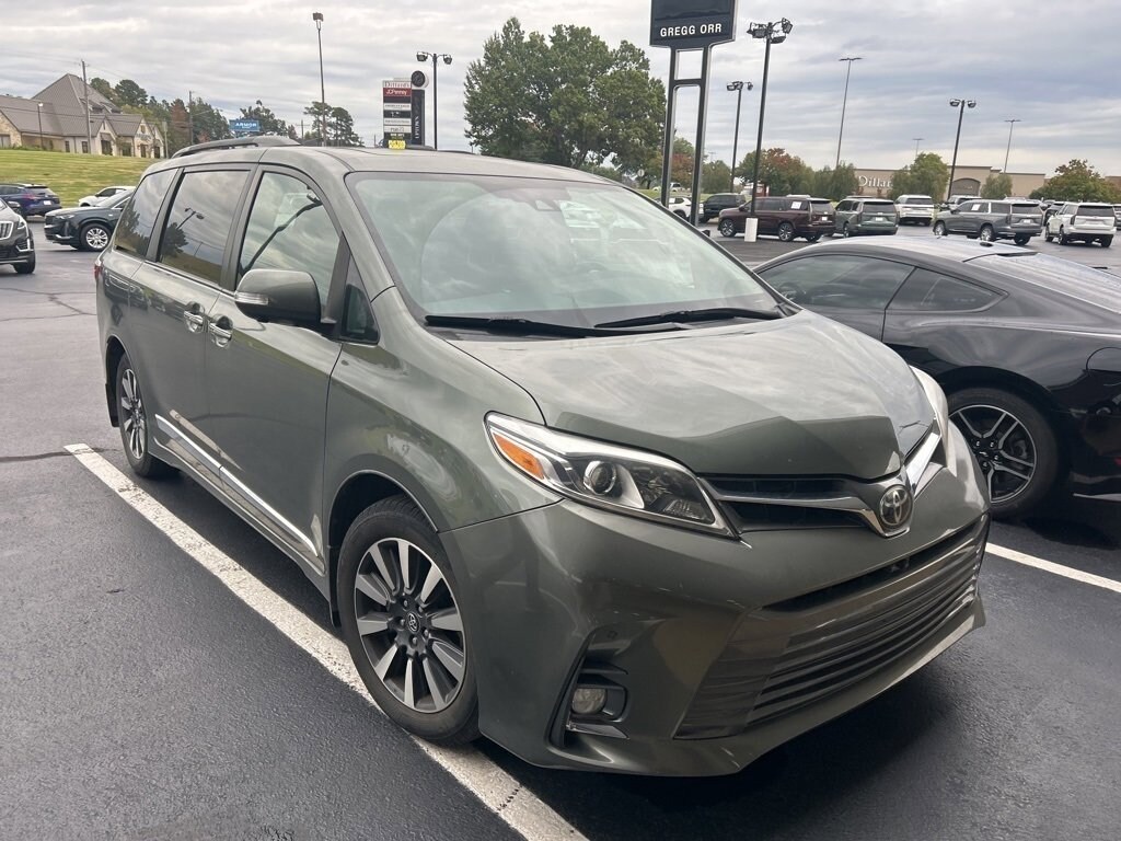 Used 2019 Toyota Sienna XLE Auto Access Seat