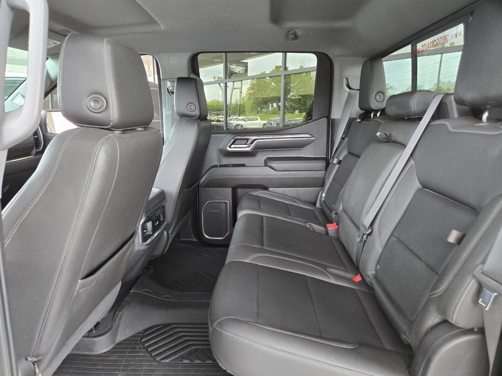 2023 Chevrolet Silverado 1500 LTZ - Photo 12
