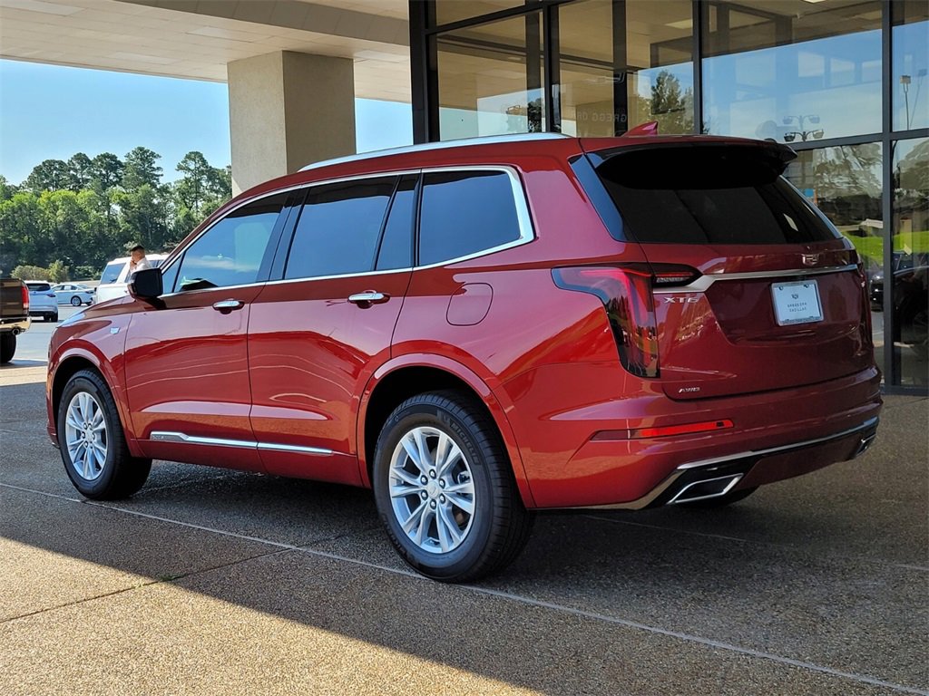 2025 Cadillac XT6 Luxury photo 3