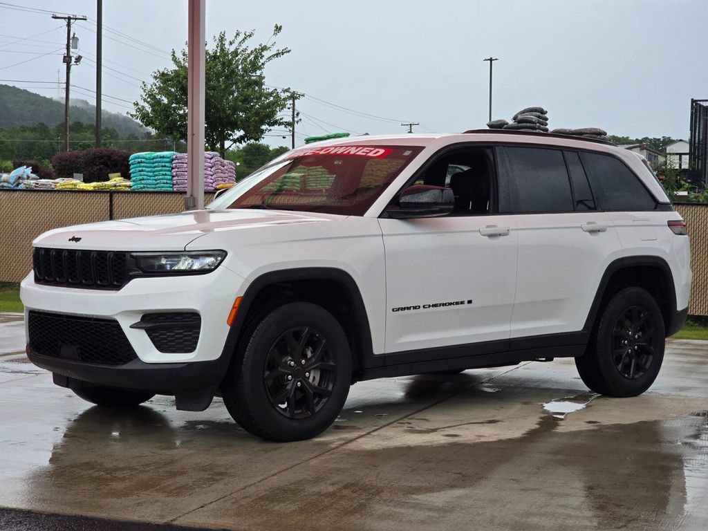 Pre-Owned 2025 Jeep Grand Cherokee Altitude