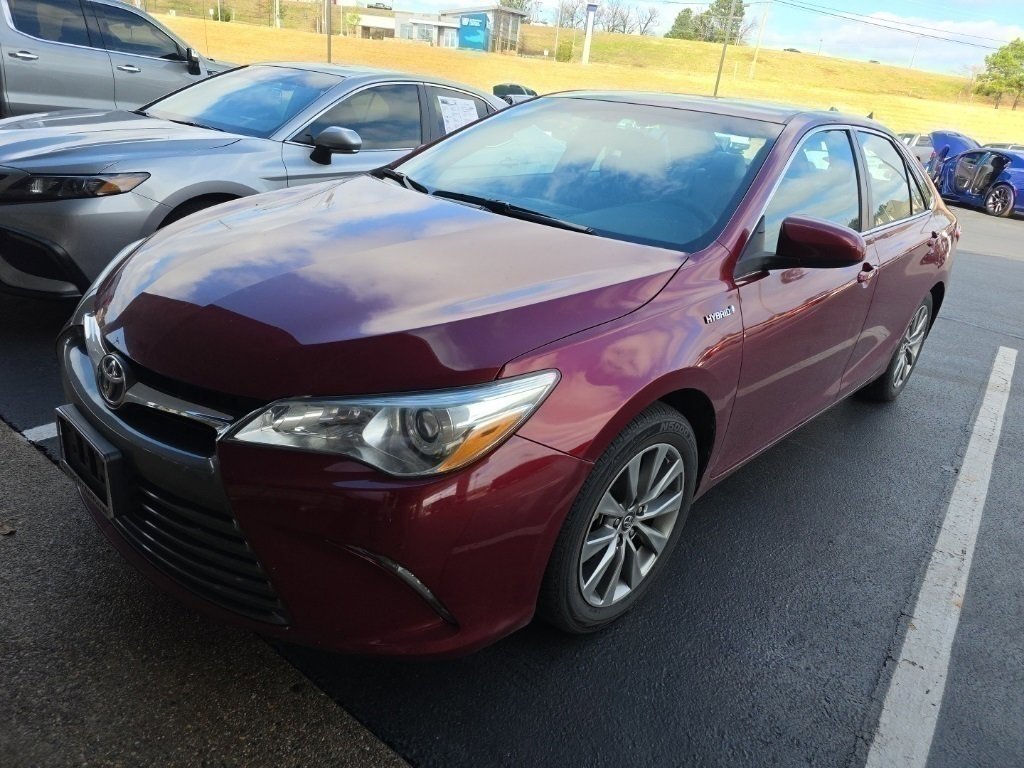 2017 Toyota Camry XLE Hybrid's photo