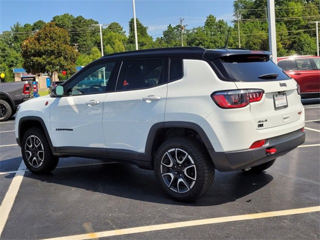 Used 2024 Jeep Compass Trailhawk
