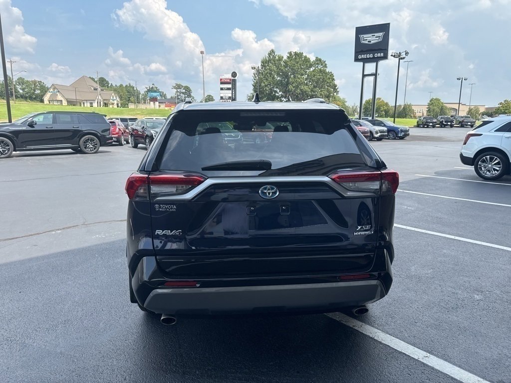 2021 Toyota RAV4 Hybrid XSE photo 2