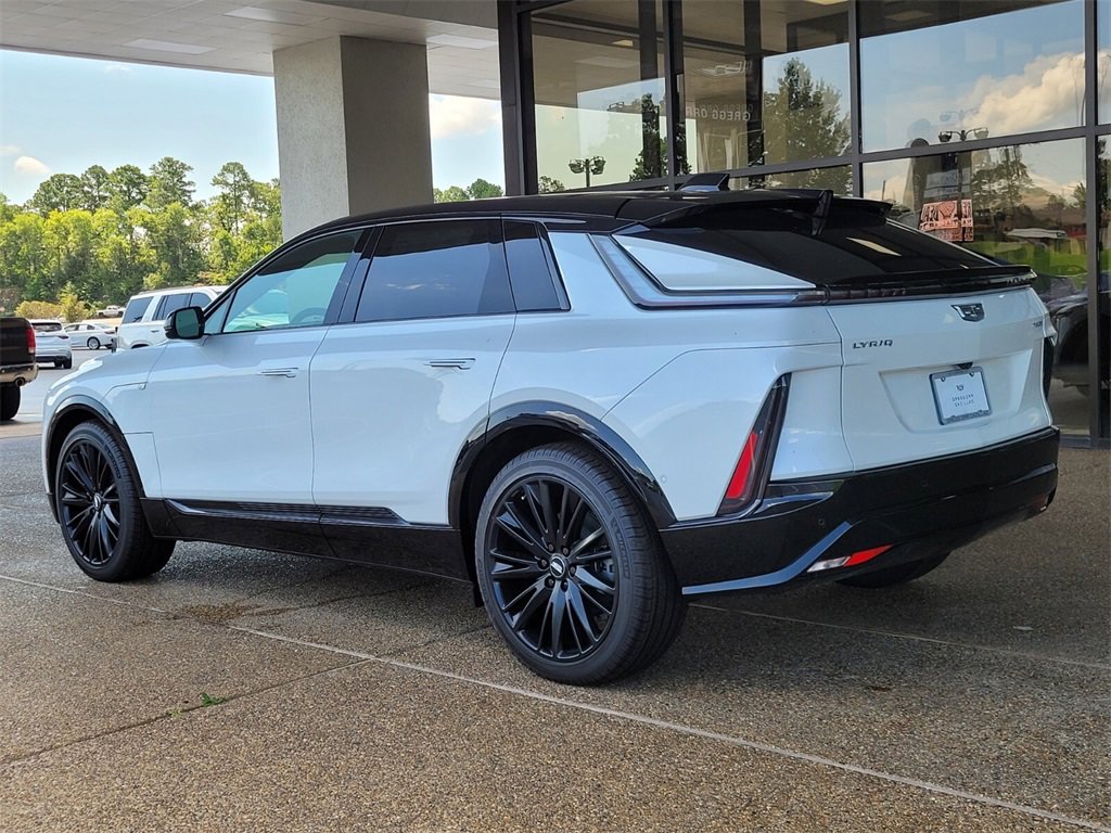 2025 Cadillac Lyriq Sport photo 3