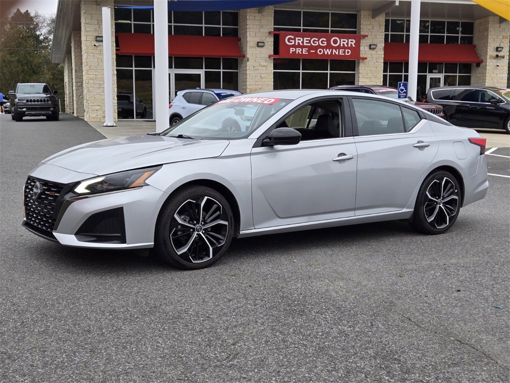 2023 Nissan Altima SR