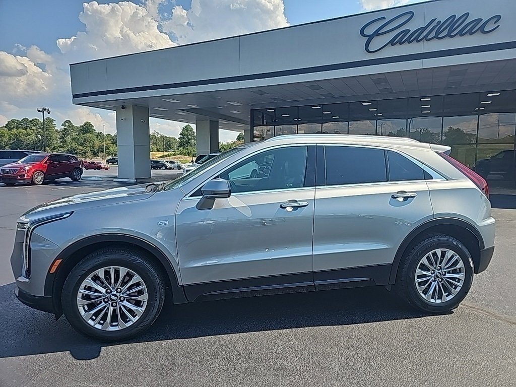 2024 Cadillac XT4 Premium Luxury photo 2