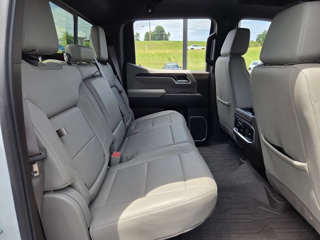 2023 GMC Sierra 1500 SLT - Photo 14
