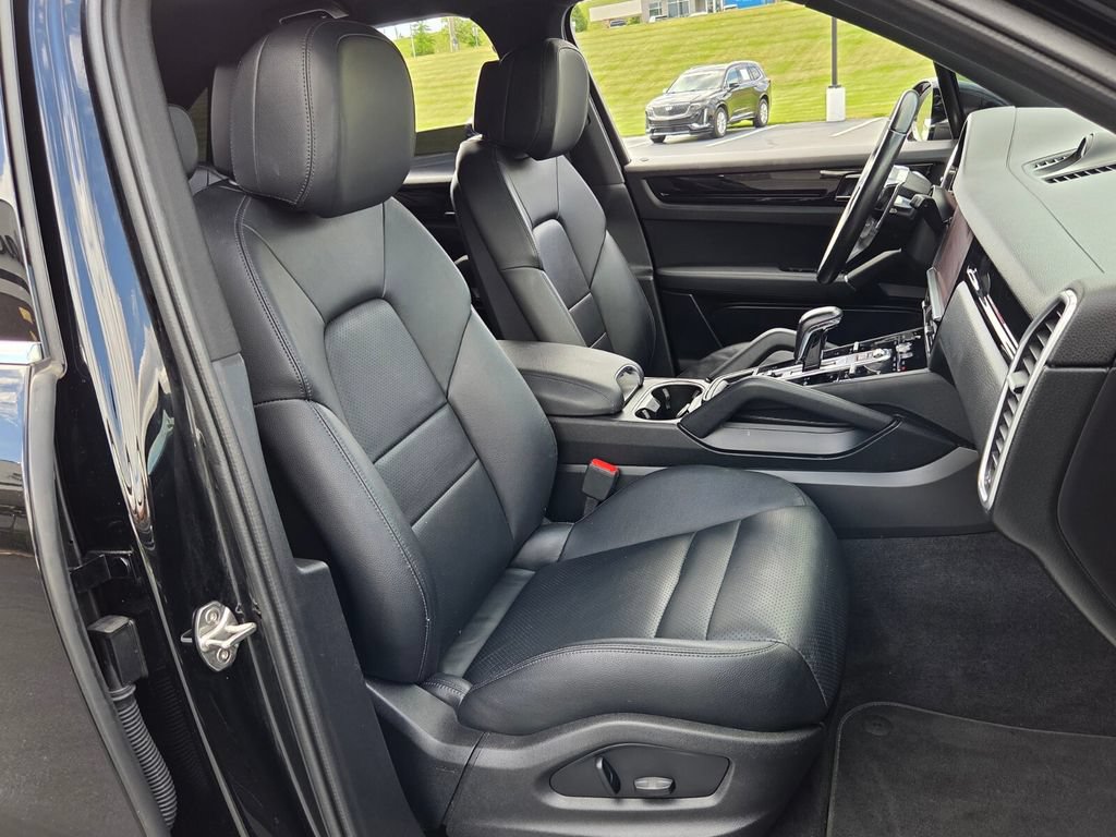 2022 Porsche Cayenne Base - Photo 17