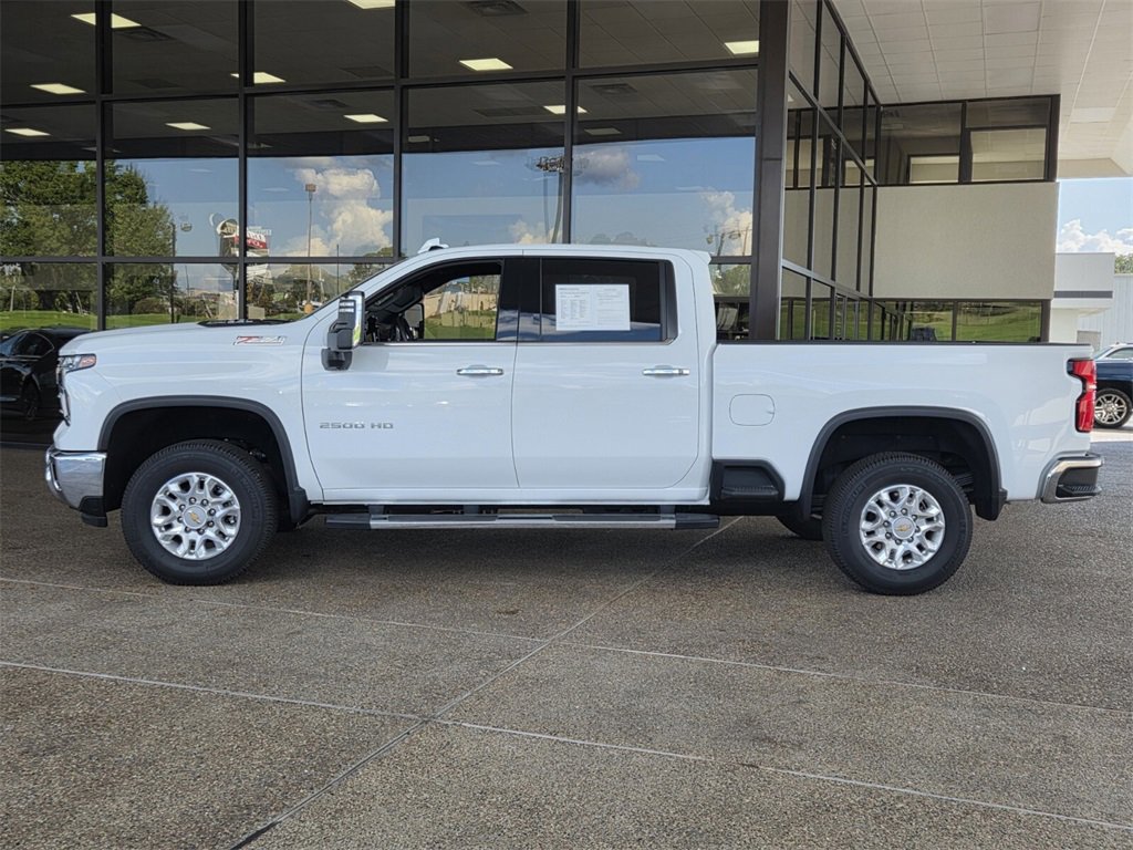 2024 Chevrolet Silverado 2500HD LTZ photo 2