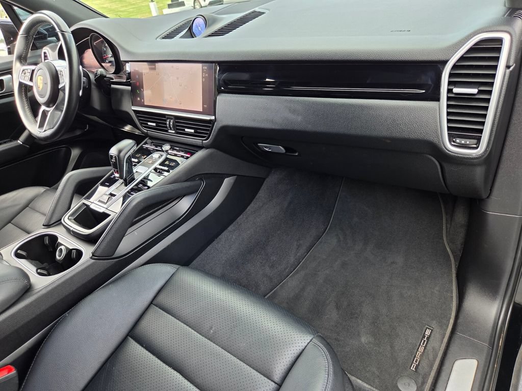 2022 Porsche Cayenne Base - Photo 16