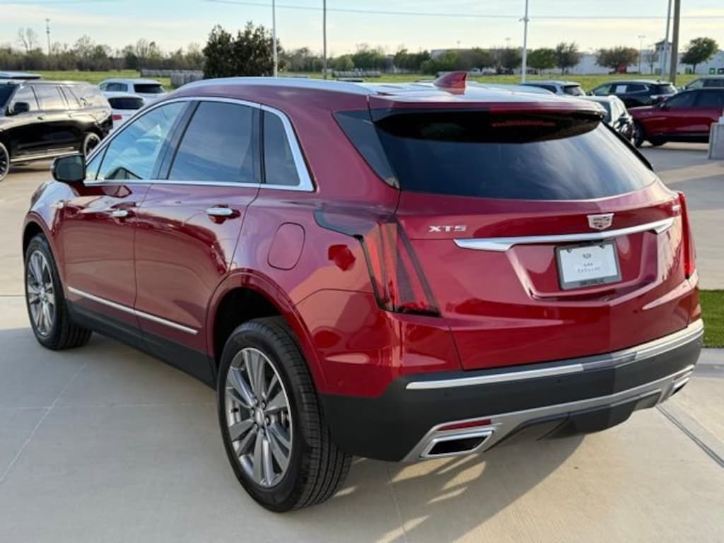 New 2026 CADILLAC XT5 Premium Luxury SUV