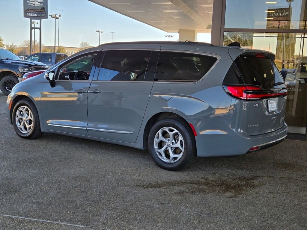 Used 2023 Chrysler Pacifica Limited