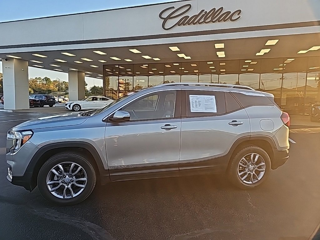 2024 Gmc Terrain SLT photo 2