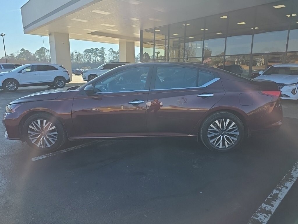 Used 2024 Nissan Altima 2.5 SV