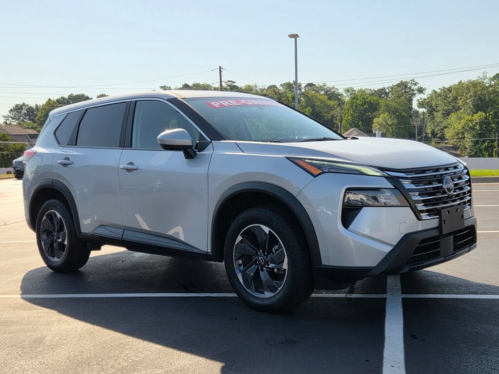 Used 2025 Nissan Rogue SV