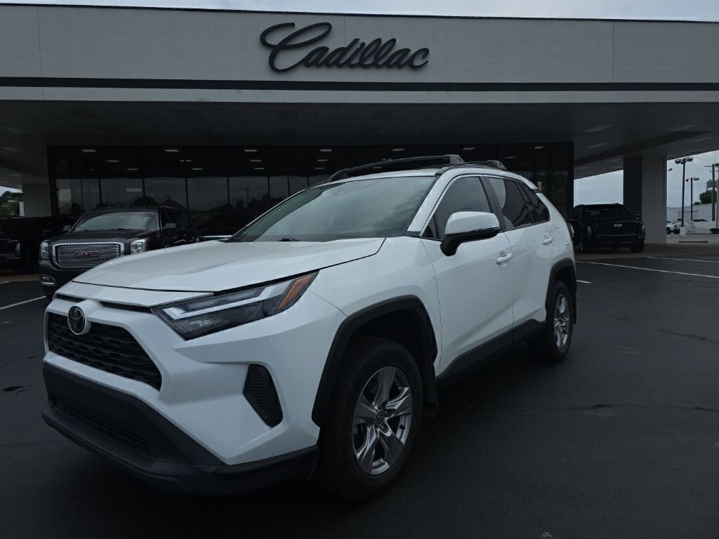 2022 Toyota RAV4 XLE AWD's photo