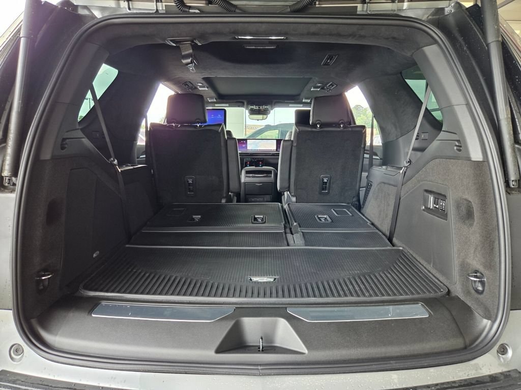 2026 Cadillac Escalade Platinum Sport - Photo 18