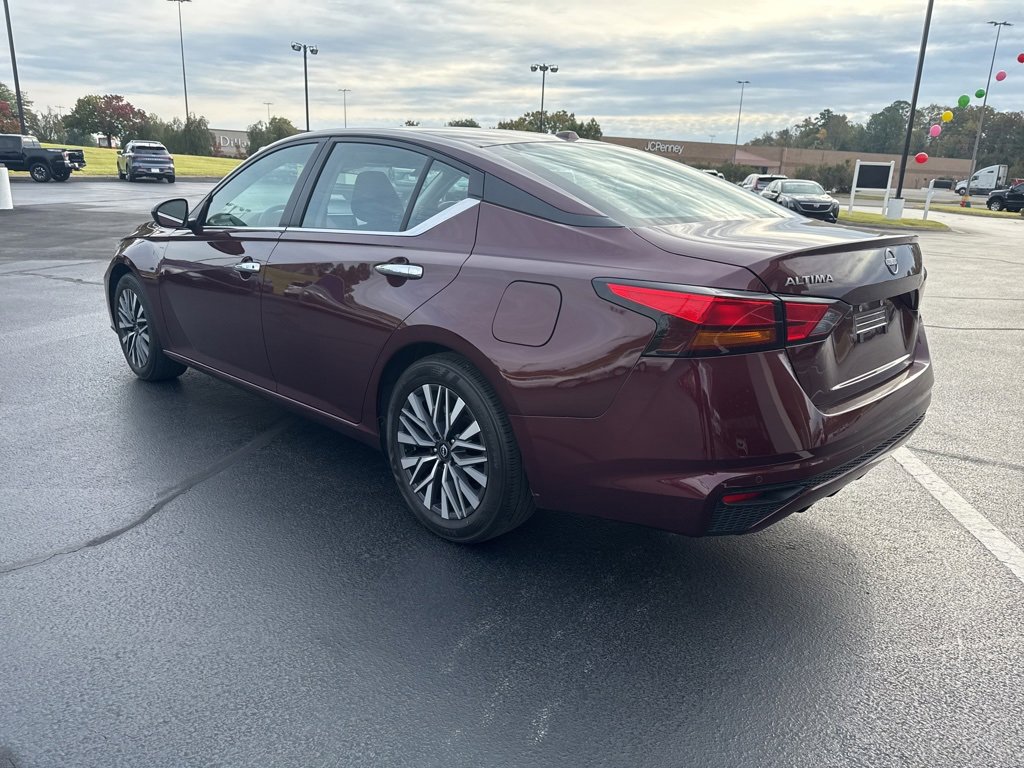 2025 Nissan Altima SV photo 3