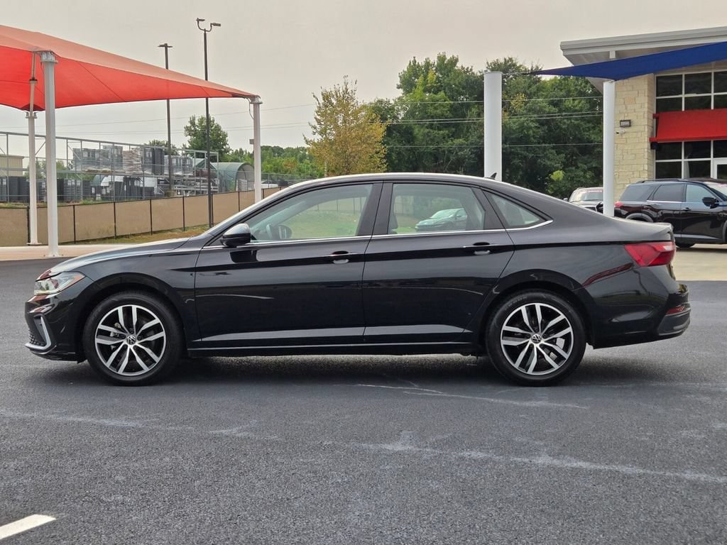 Used 2025 Volkswagen Jetta SE