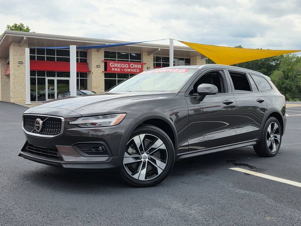 Used 2025 Volvo V60 Cross Country Plus
