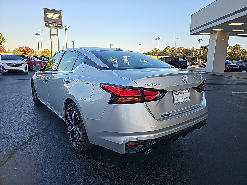 2023 Nissan Altima 2.5 SR photo 3