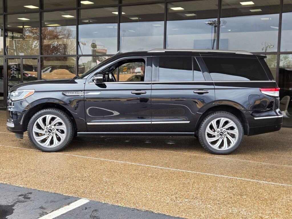 Used 2024 Lincoln Navigator Reserve