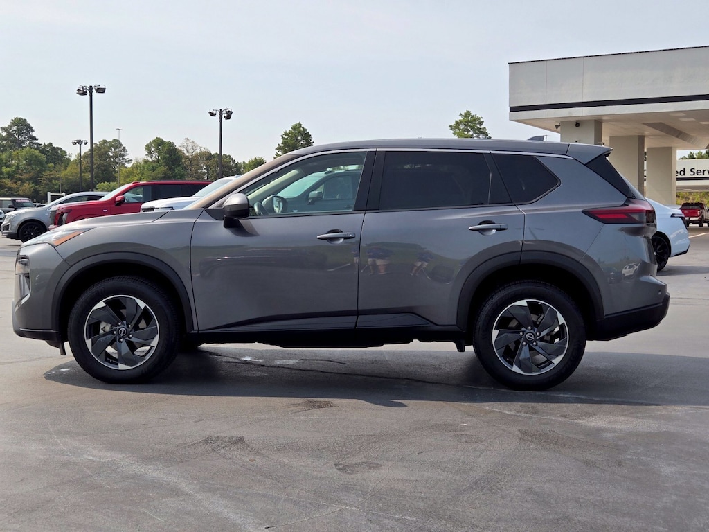 Used 2025 Nissan Rogue SV