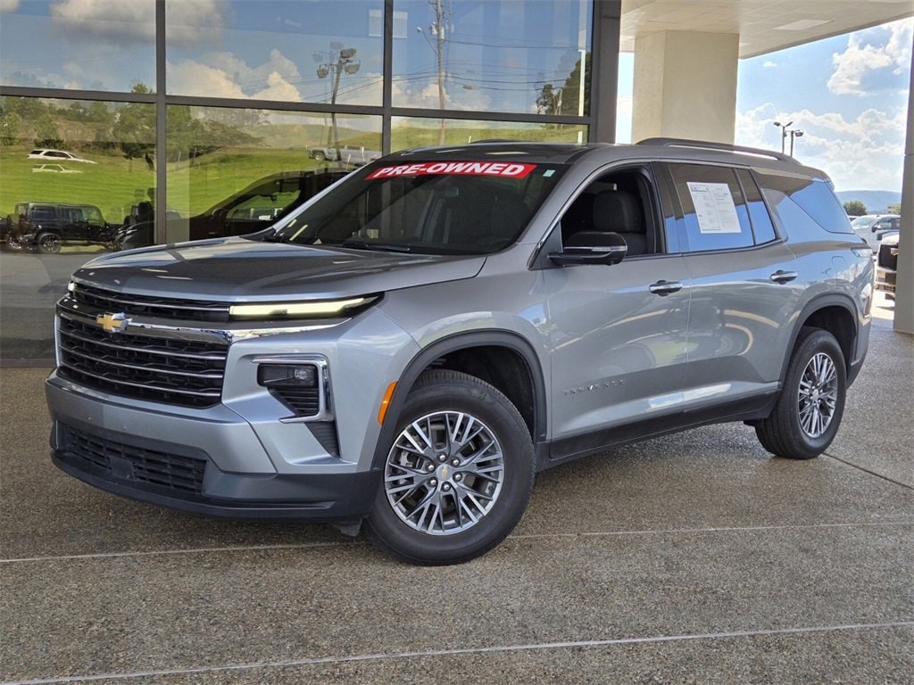 2024 Chevrolet Traverse 2LT's photo